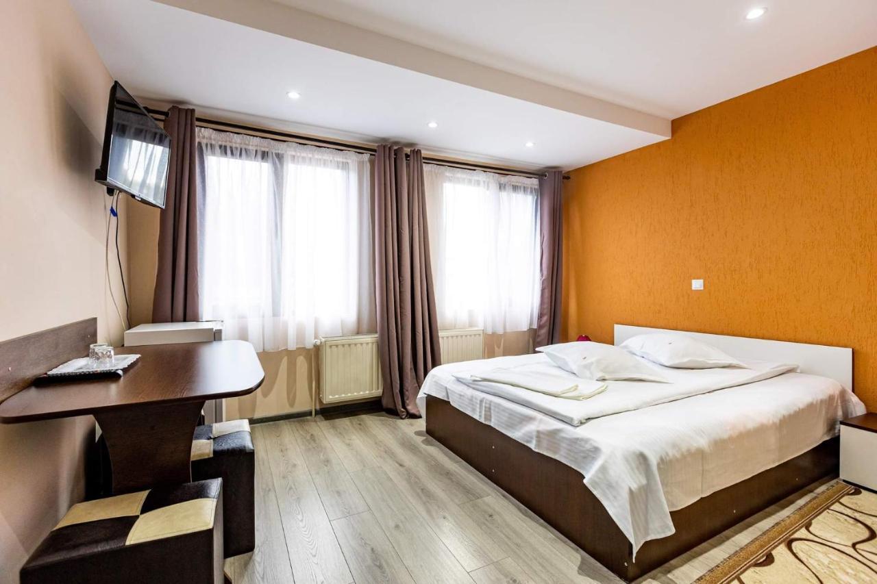 Hotel Casa Andy Buşteni Exterior foto