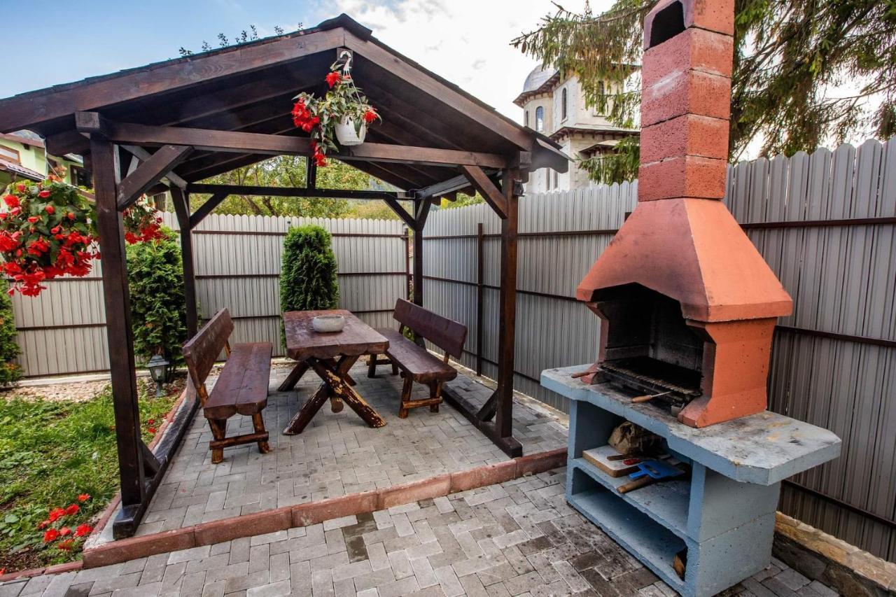 Hotel Casa Andy Buşteni Exterior foto